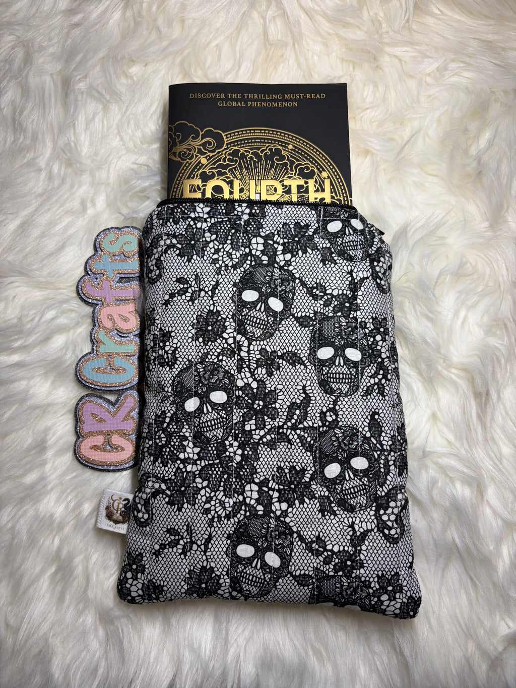 🕸️ Quilted Book Sleeve with Zipper | 🕸️ Dark Academia Collection