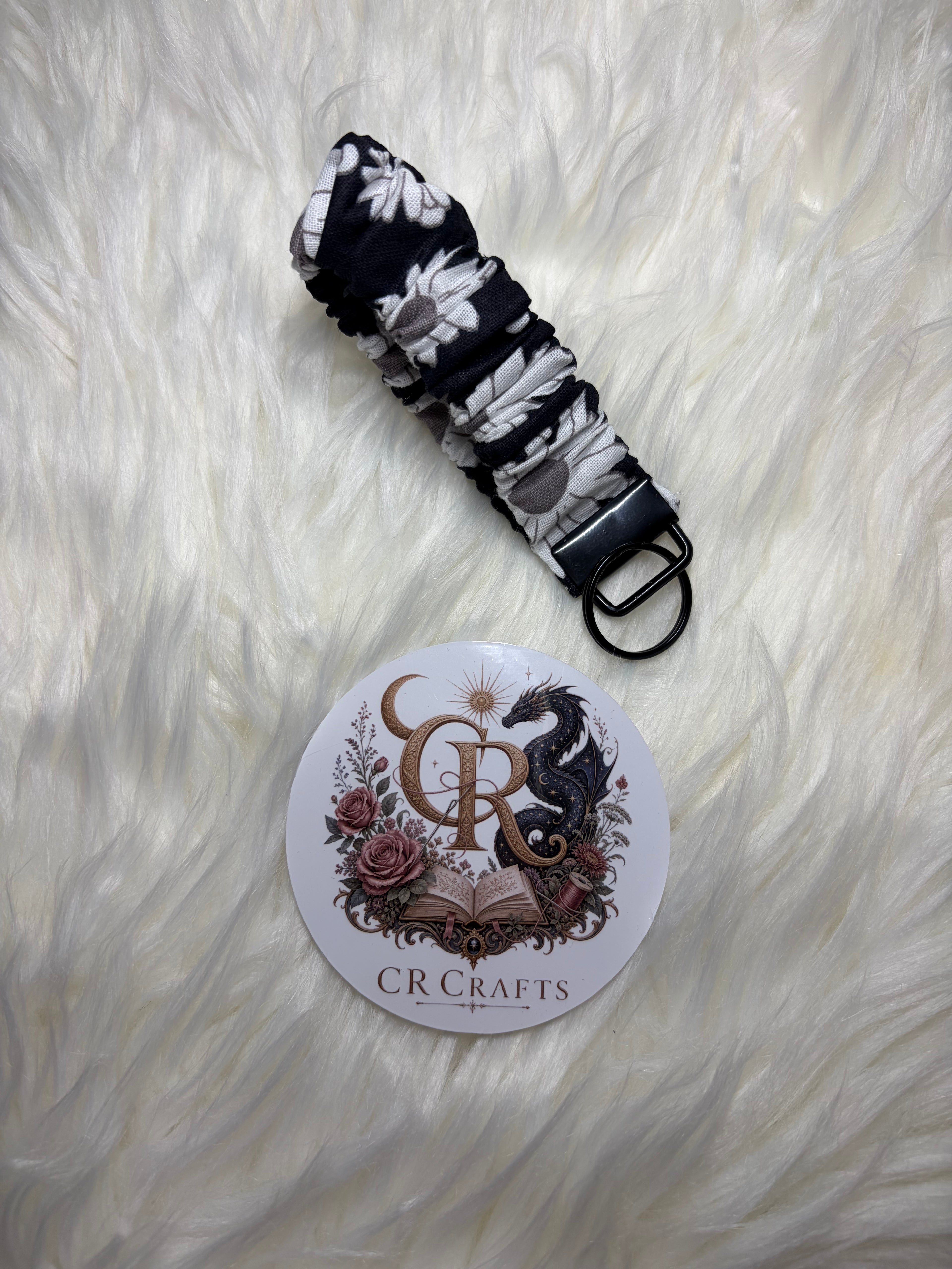 🖤 Handmade Scrunchie Wristlet Keychain | 🖤Midnight Daisy Collection